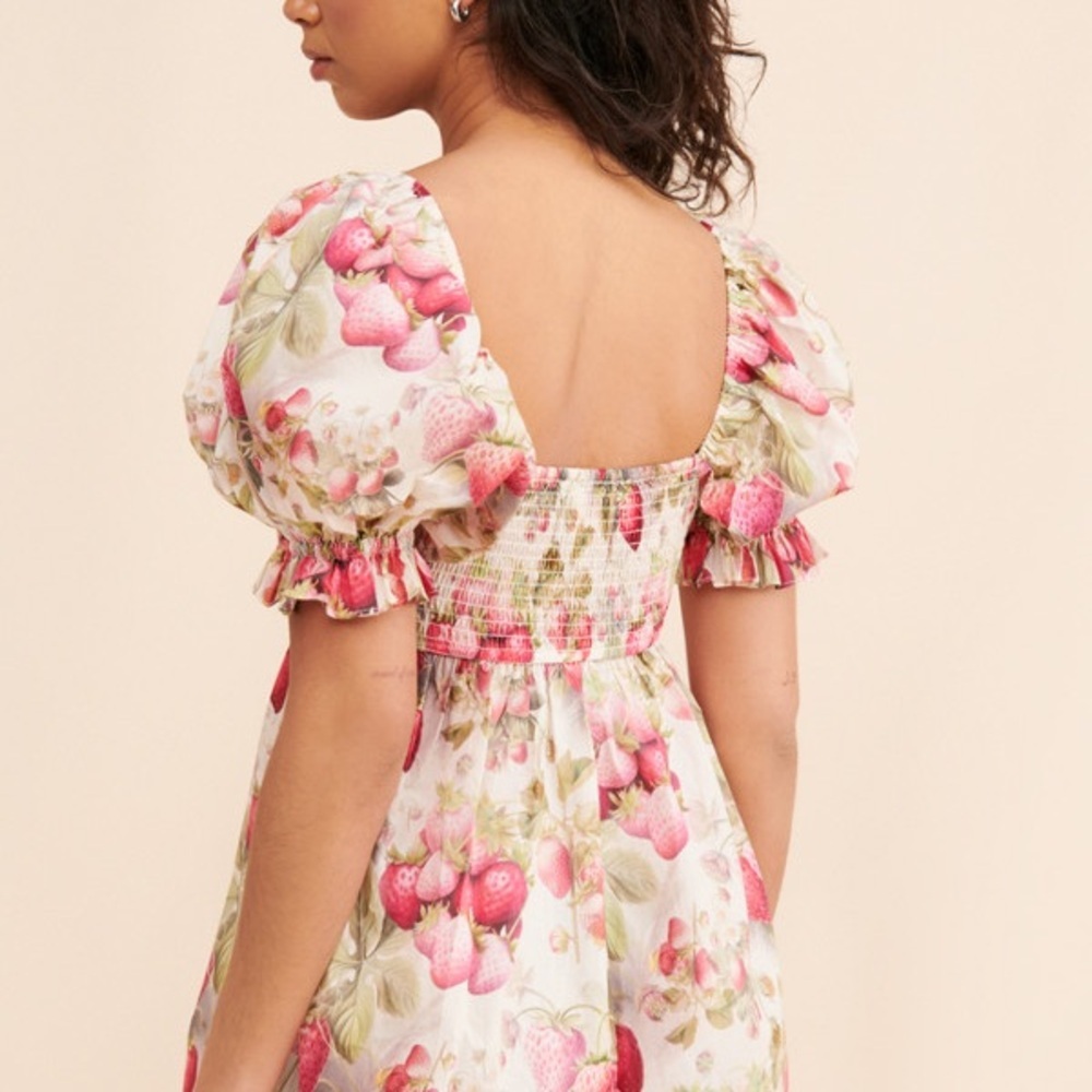 Selkie The Hamptons Romper Size 1x Floral Puff Sleeve Romper - Picture 2 of 6